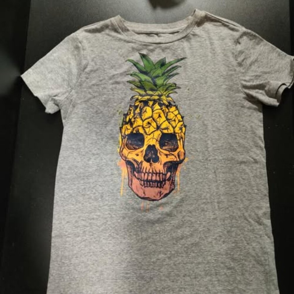 Pineapple Skull T-Shirt Size Medium
